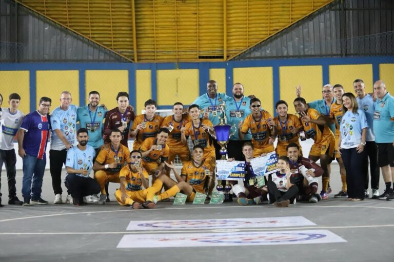 Magnus goleia Joinville e mantém invencibilidade em casa